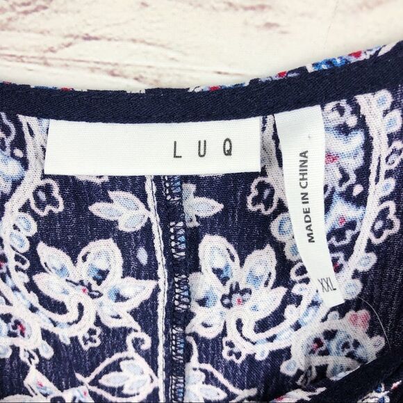 LUQ Navy Paisley Print Tassel Bohemian Top Sz XXL - Picture 8 of 8